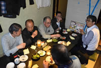 居酒屋での懇親会2